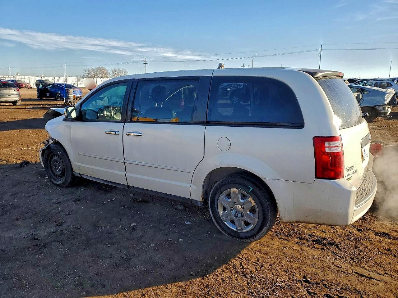 2010 DODGE GRAND CARAVAN SE photo 2
