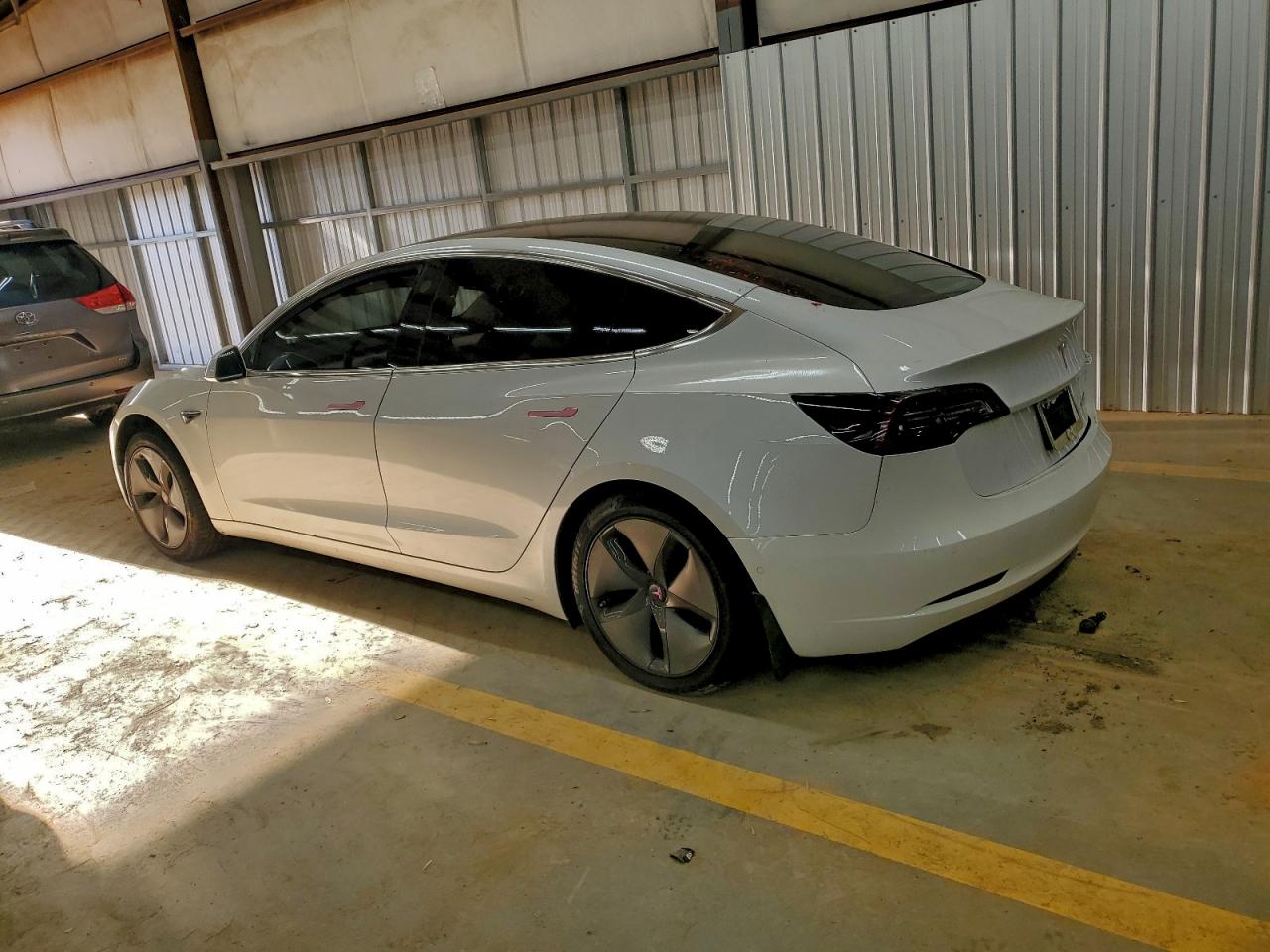 2019 TESLA MODEL 3 photo 2