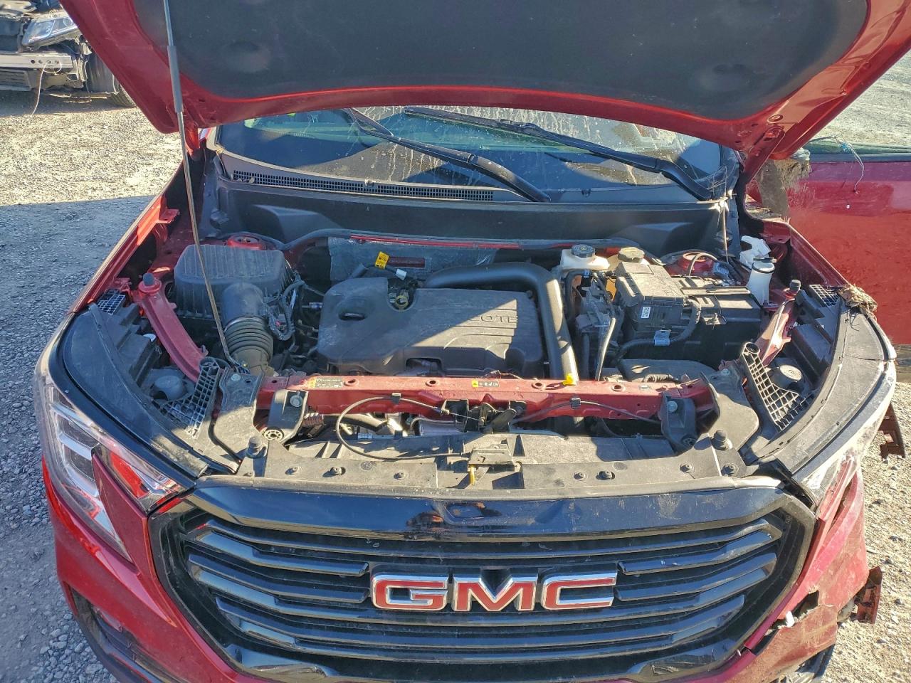 2024 GMC TERRAIN SLT photo 12