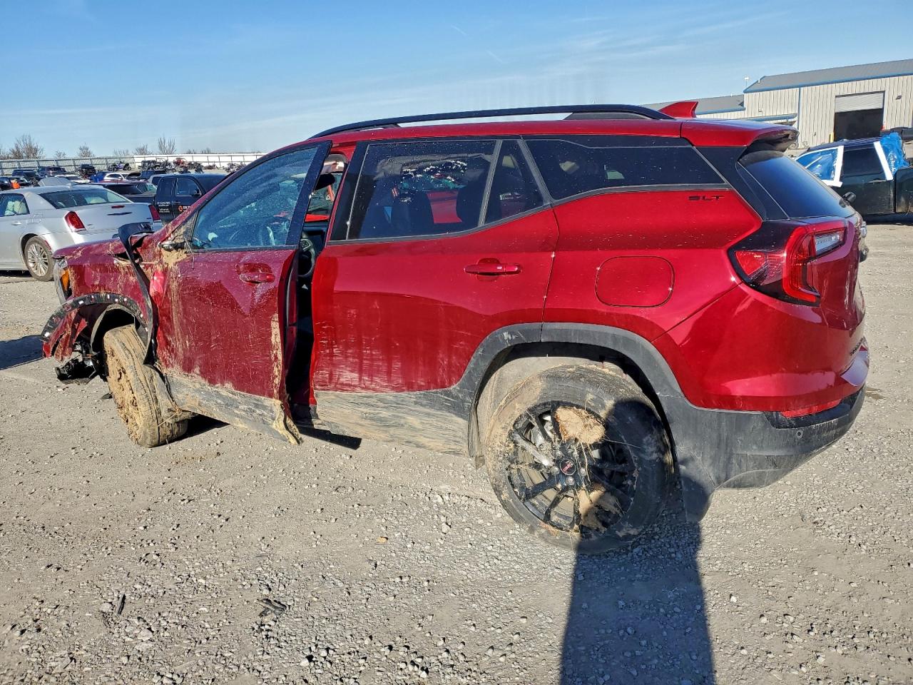 2024 GMC TERRAIN SLT photo 2