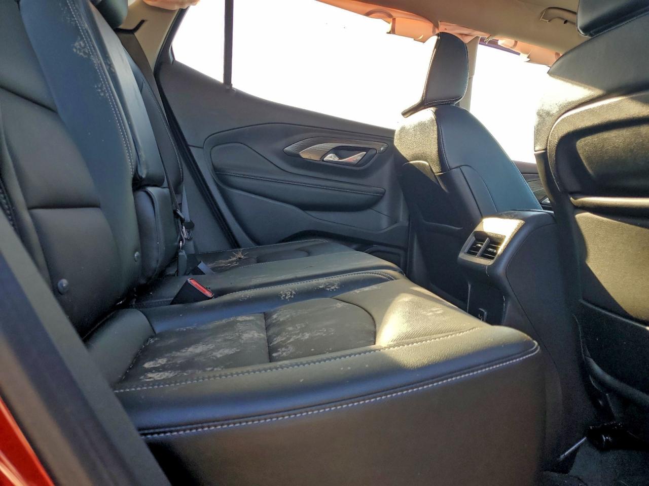 2024 GMC TERRAIN SLT photo 11