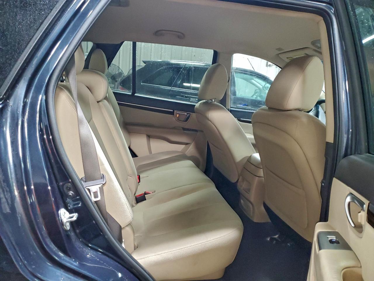2011 HYUNDAI SANTA FE GLS photo 10