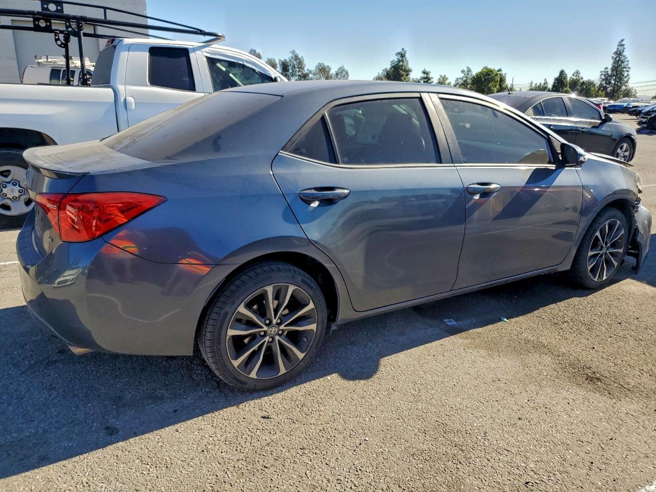 2018 TOYOTA COROLLA L photo 3