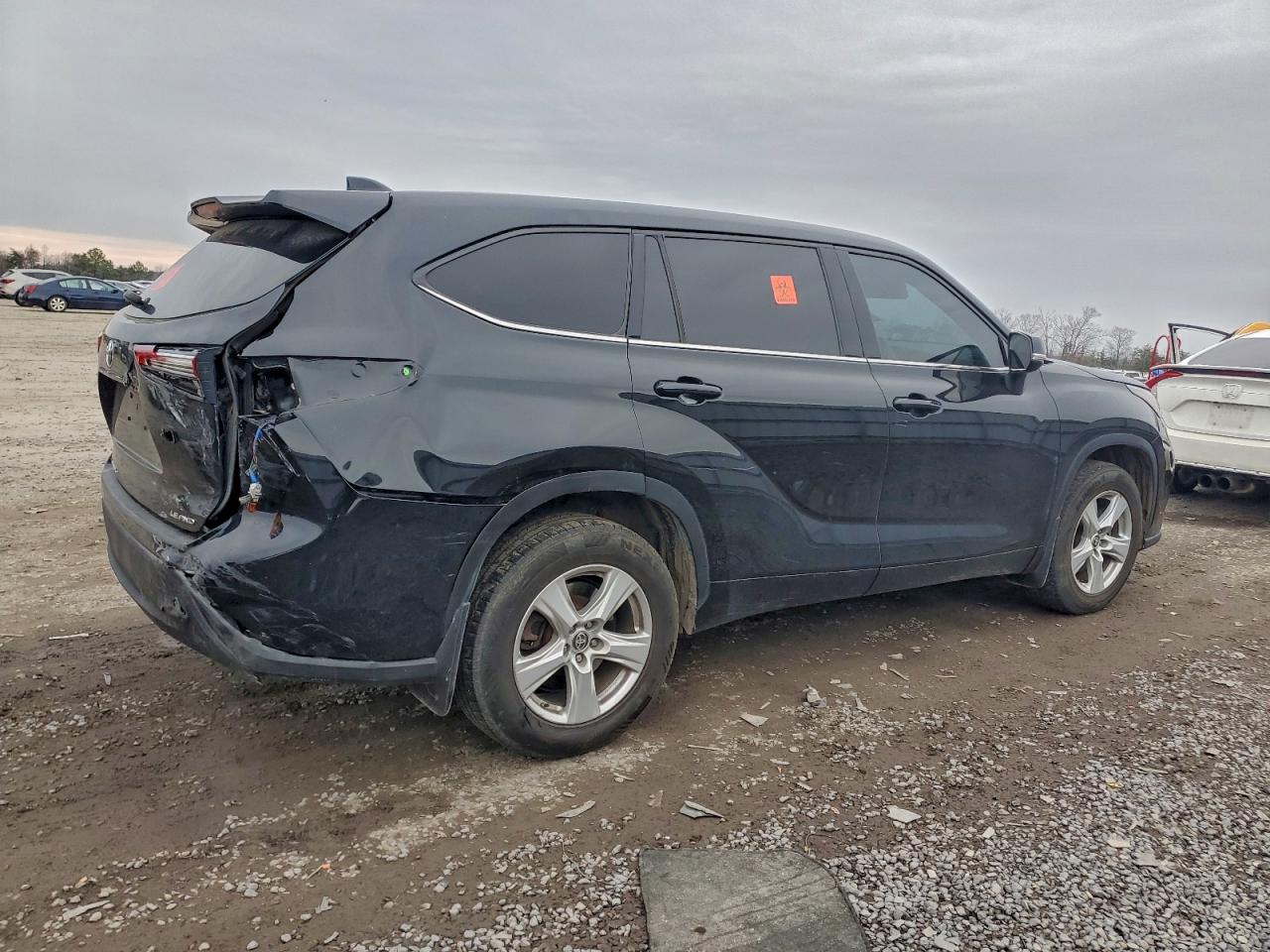 2021 TOYOTA HIGHLANDER L photo 3