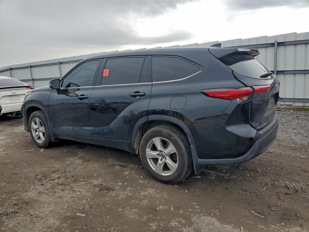 2021 TOYOTA HIGHLANDER L photo 2