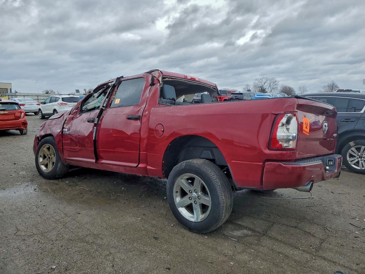 2014 RAM 1500 ST photo 2