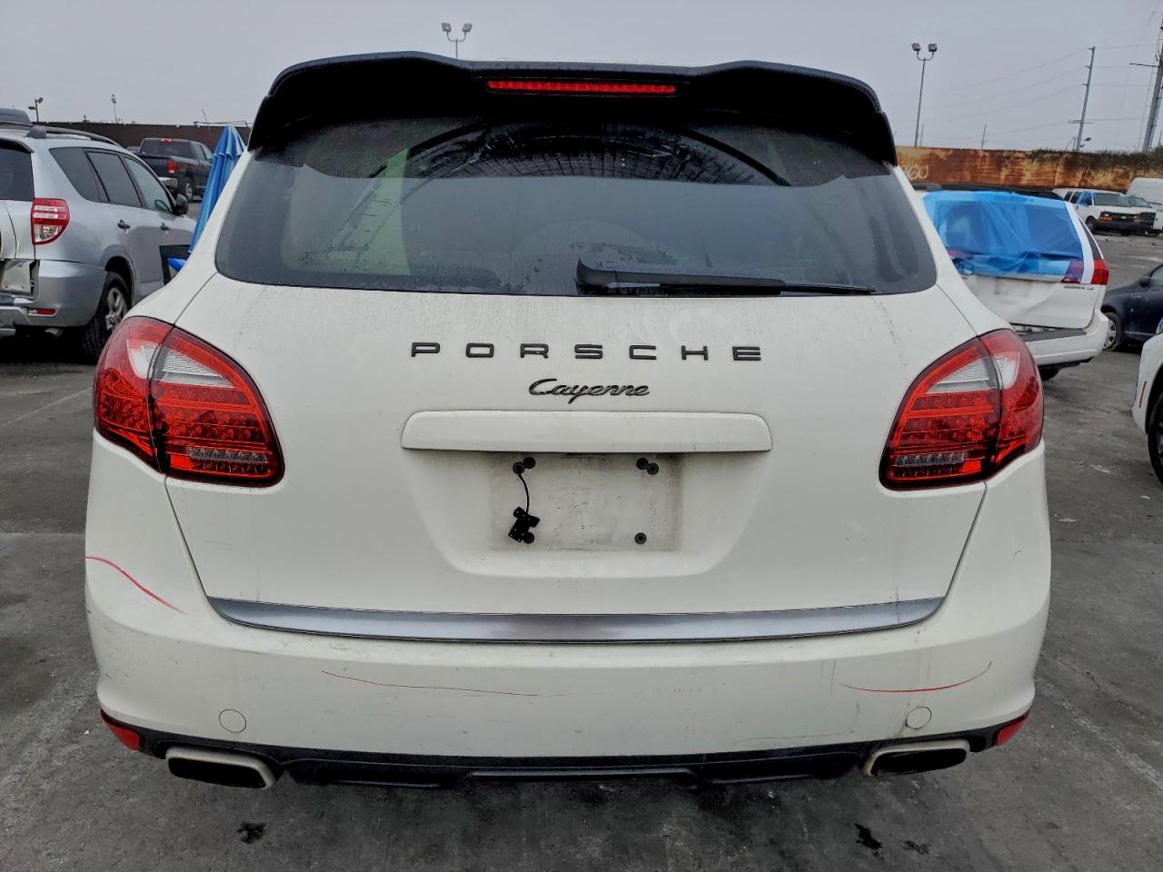 2011 PORSCHE CAYENNE photo 6