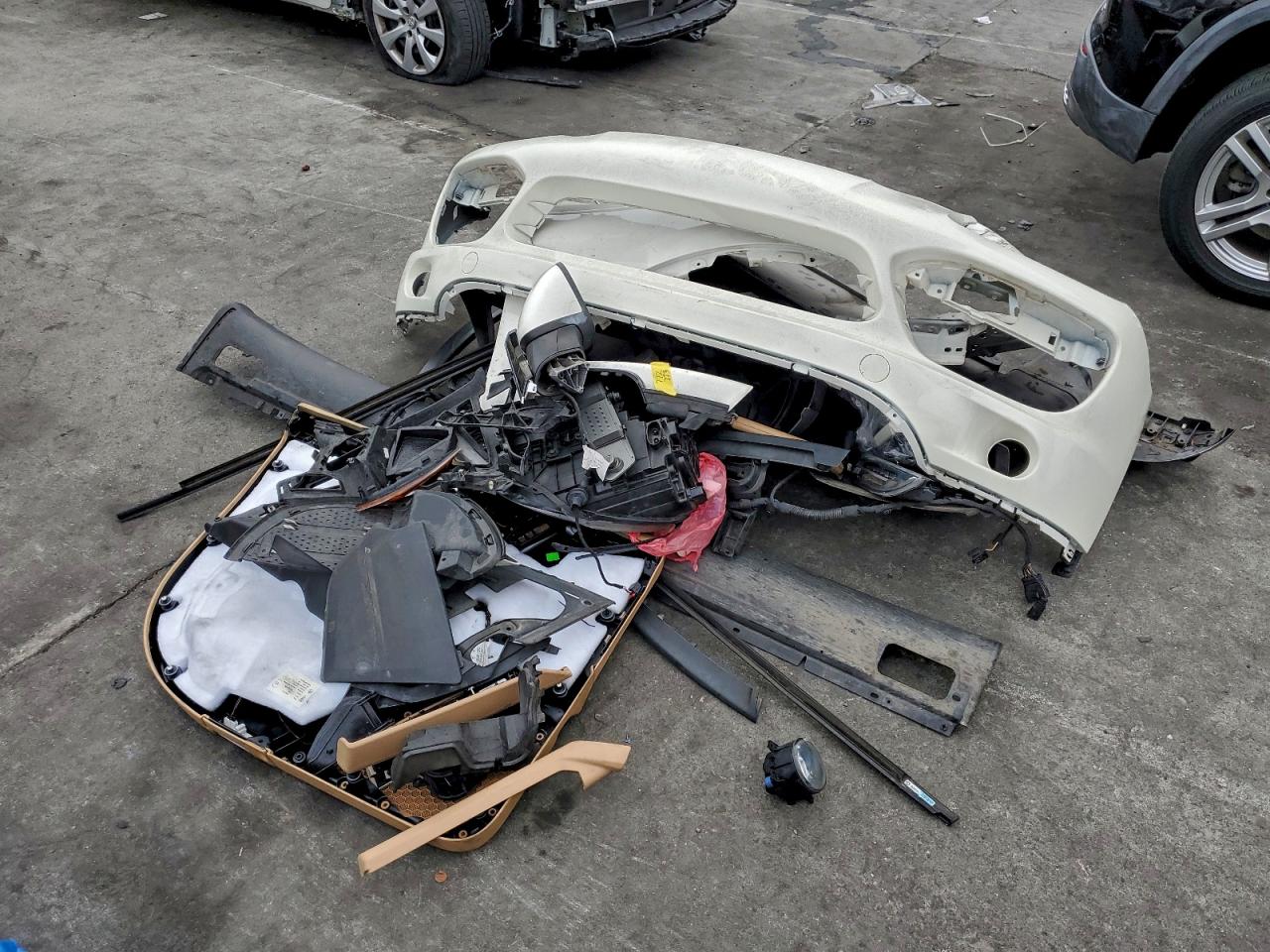 2011 PORSCHE CAYENNE photo 12