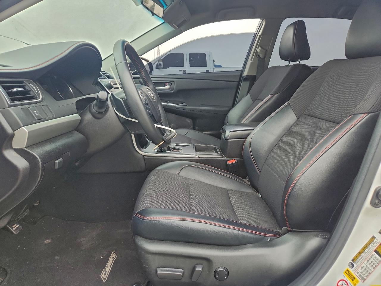 2017 TOYOTA CAMRY LE photo 7