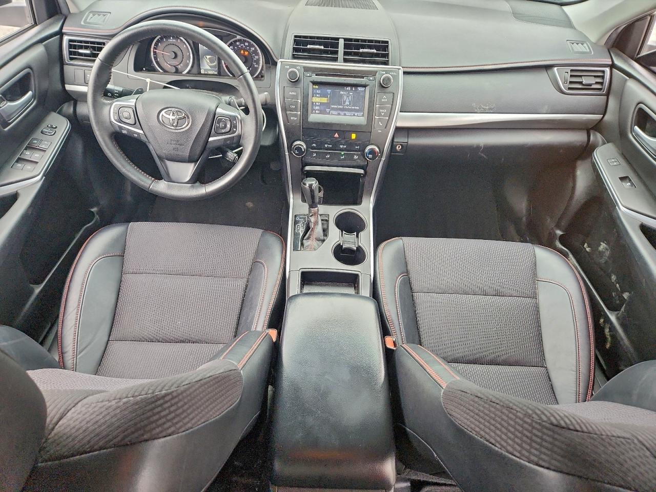 2017 TOYOTA CAMRY LE photo 8