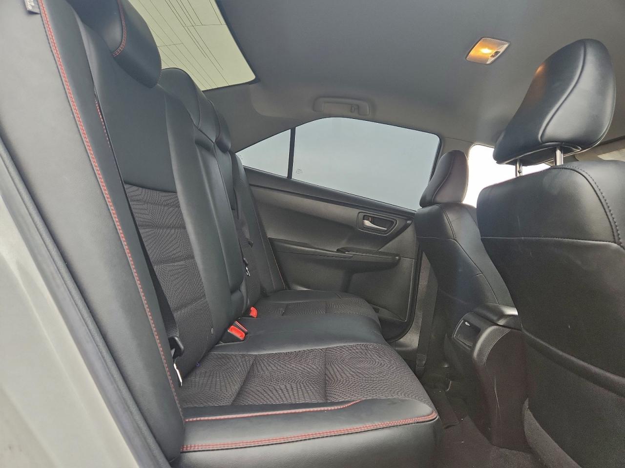 2017 TOYOTA CAMRY LE photo 10