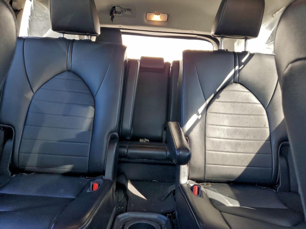 2021 TOYOTA HIGHLANDER XLE photo 10