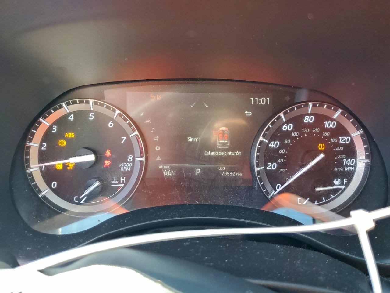 2021 TOYOTA HIGHLANDER XLE photo 9