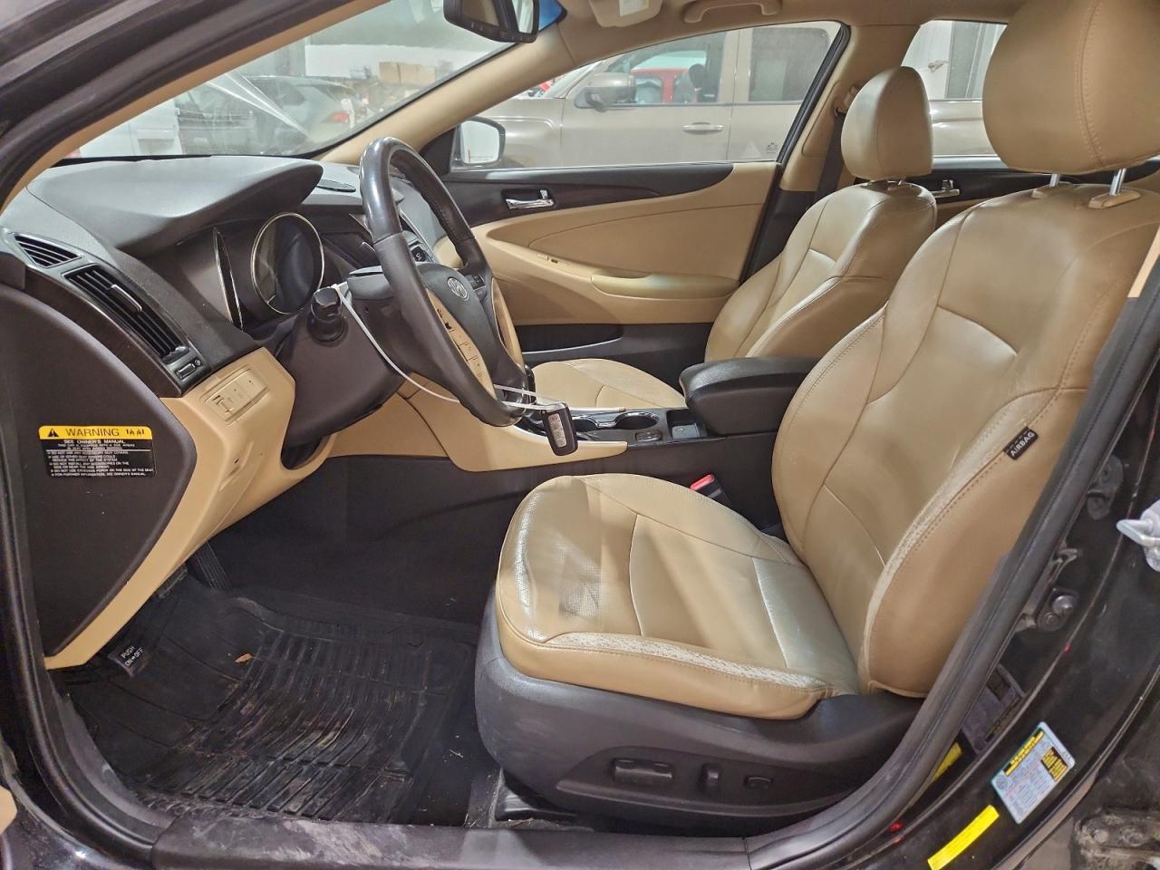 2013 HYUNDAI SONATA SE photo 7