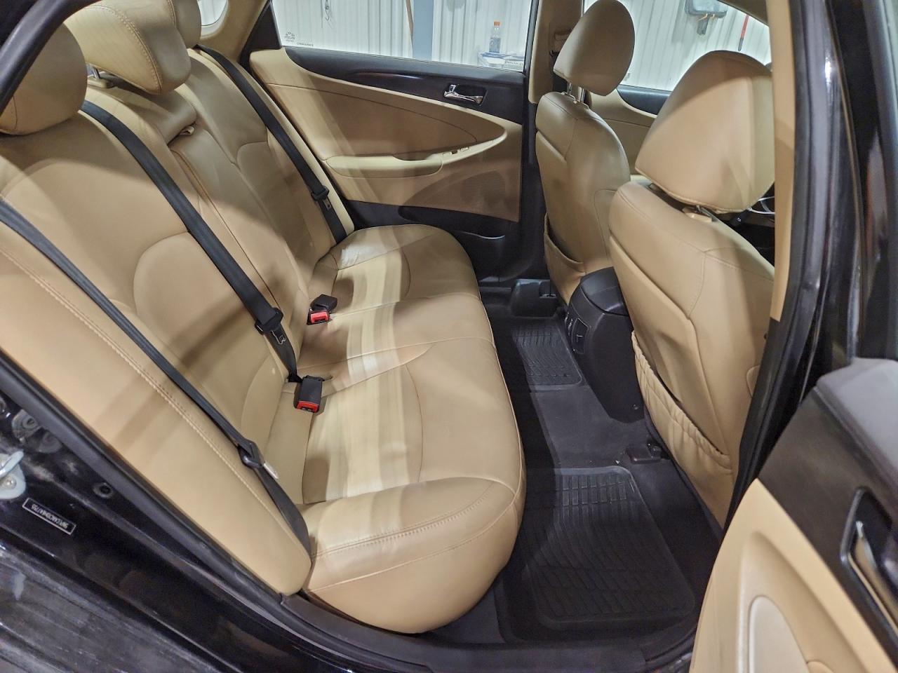 2013 HYUNDAI SONATA SE photo 10