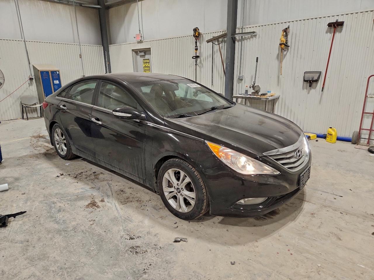 2013 HYUNDAI SONATA SE photo 4