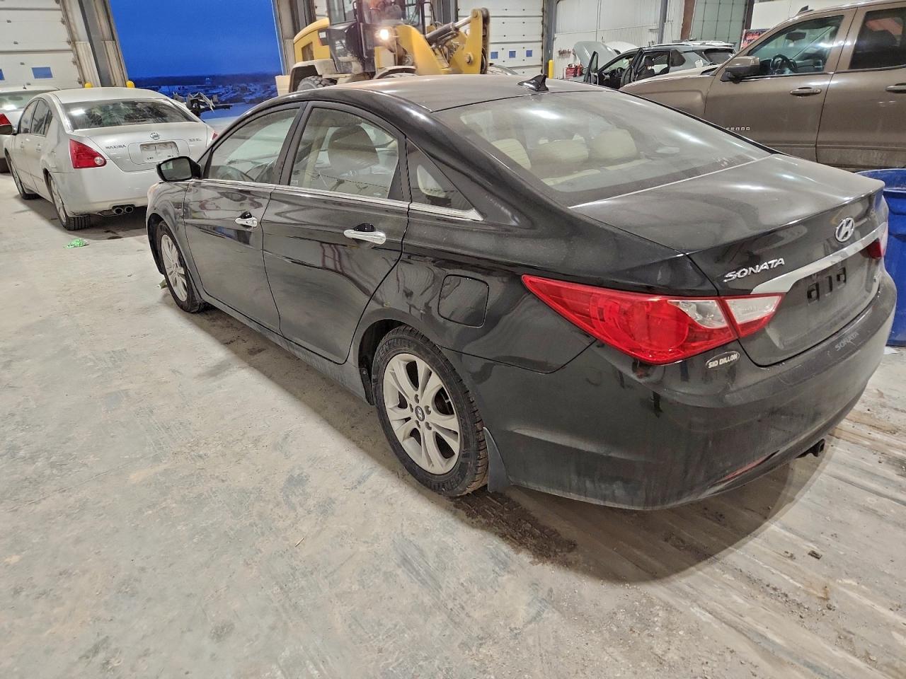 2013 HYUNDAI SONATA SE photo 2