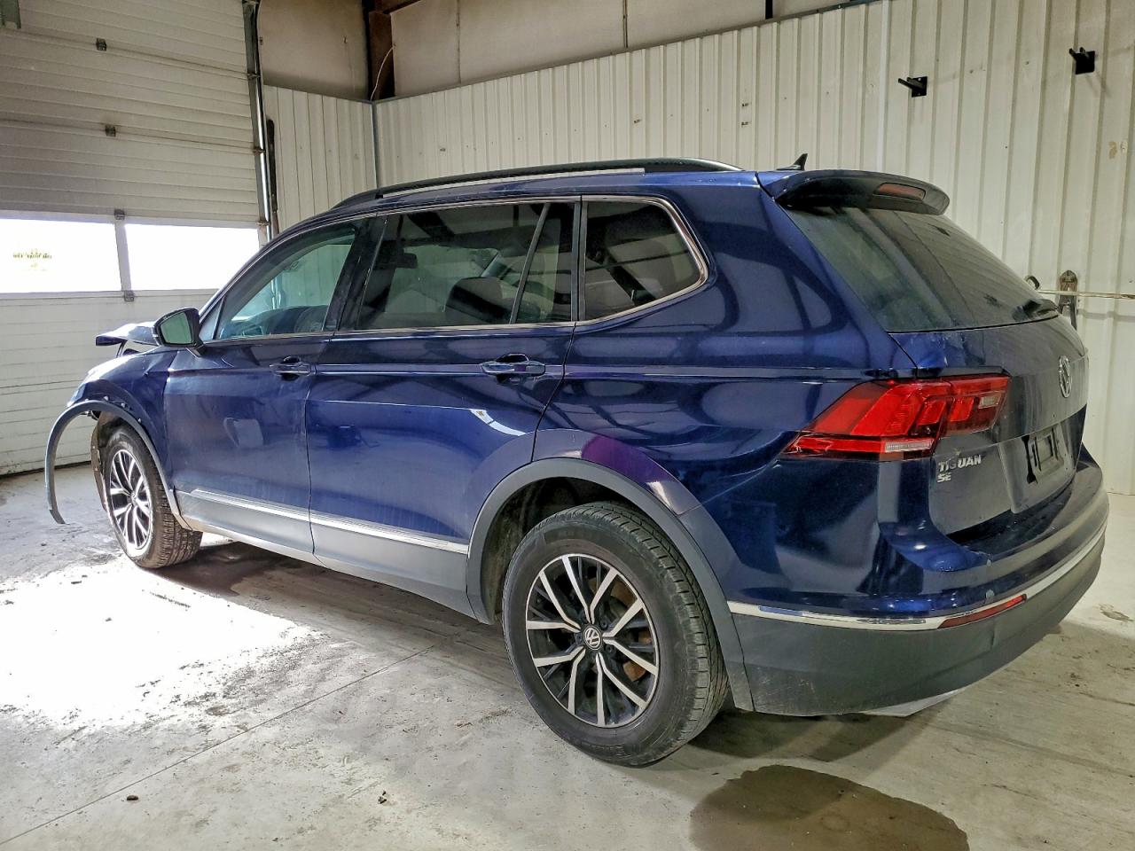 2021 VOLKSWAGEN TIGUAN SE photo 2