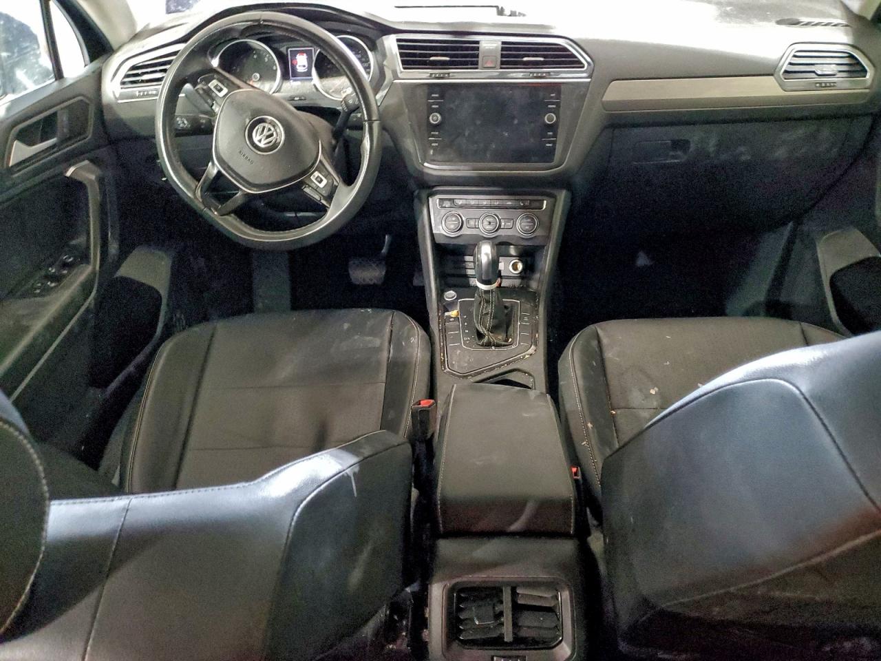 2021 VOLKSWAGEN TIGUAN SE photo 8