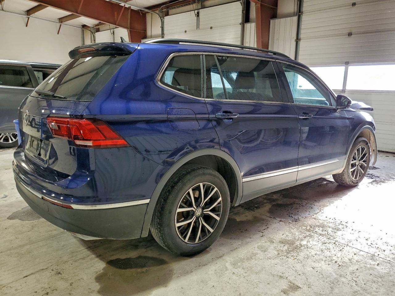 2021 VOLKSWAGEN TIGUAN SE photo 3