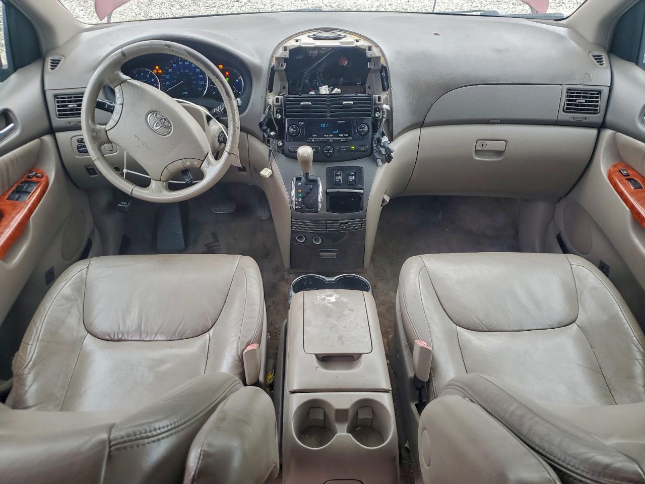 2008 TOYOTA SIENNA XLE photo 8