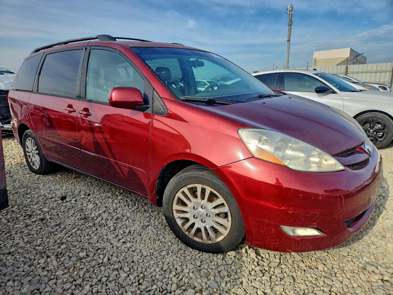 2008 TOYOTA SIENNA XLE photo 4