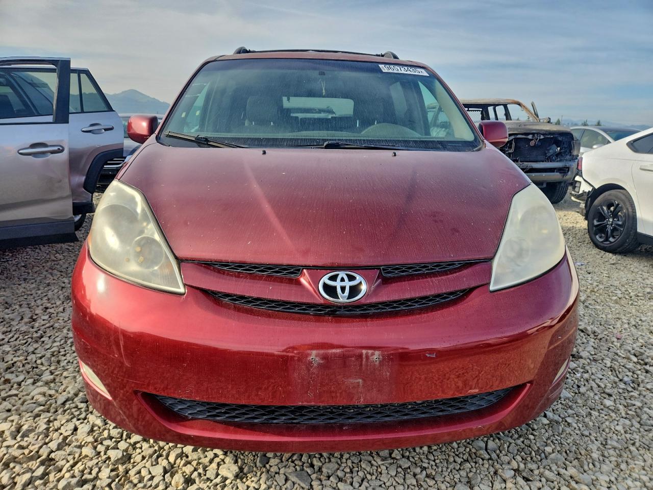 2008 TOYOTA SIENNA XLE photo 5