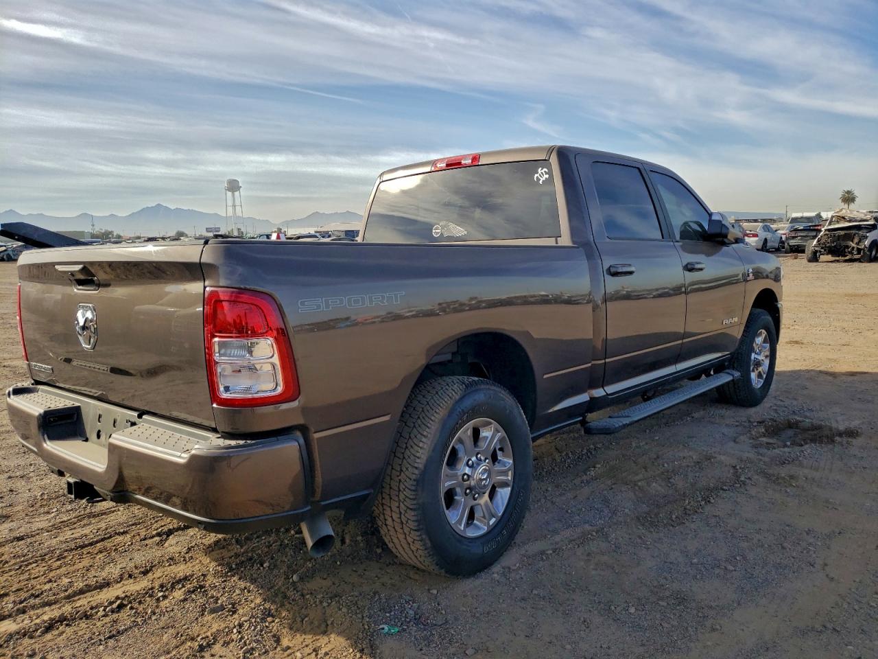 2021 RAM 3500 BIG HORN photo 4