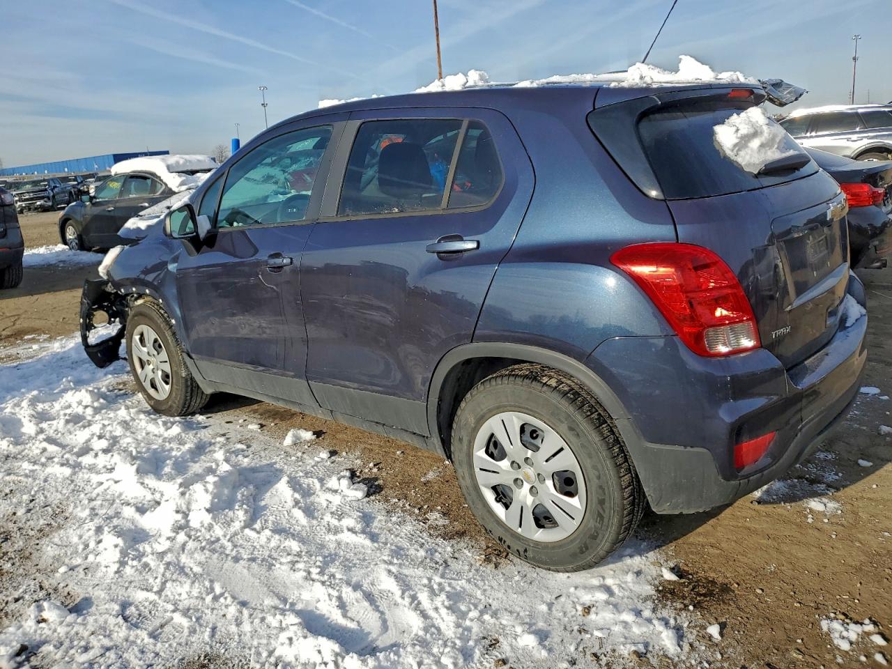 2019 CHEVROLET TRAX LS photo 2