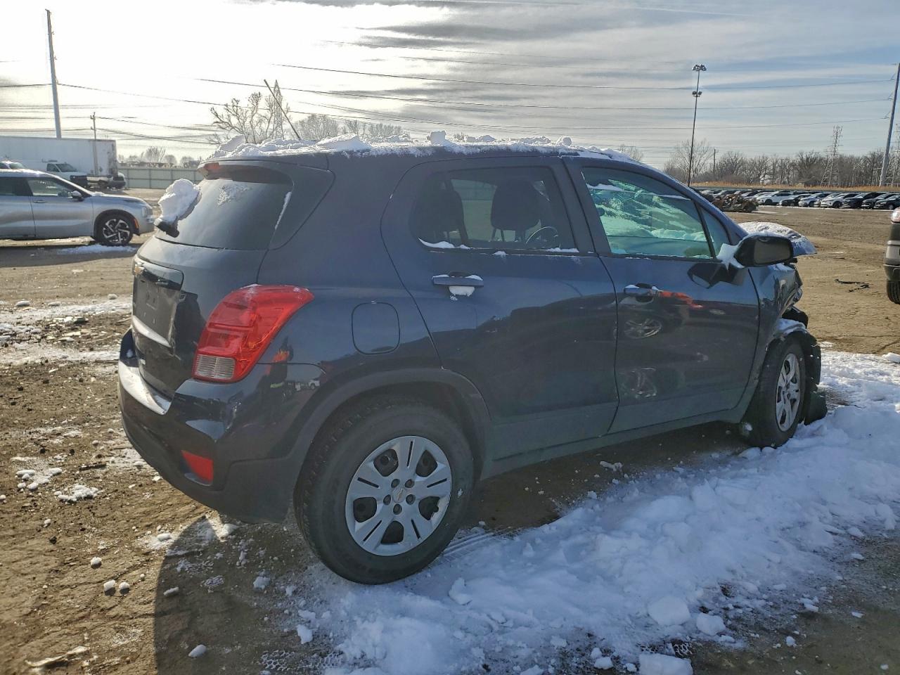 2019 CHEVROLET TRAX LS photo 3