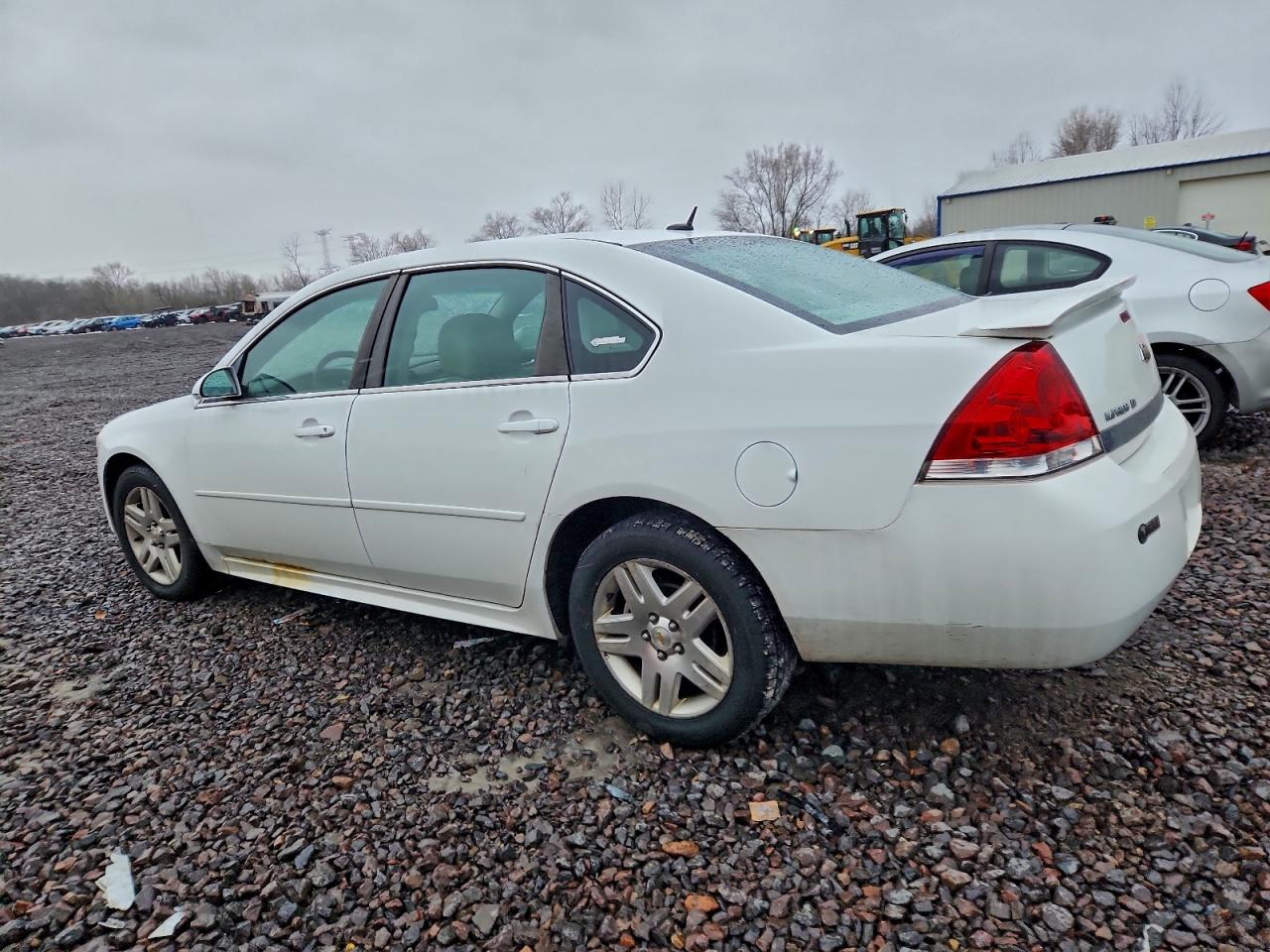 2011 CHEVROLET IMPALA LT photo 2