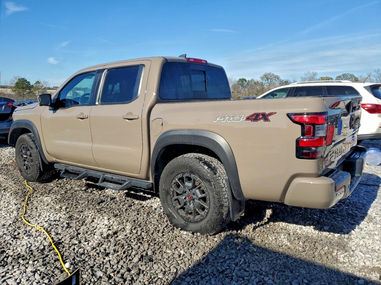 2024 NISSAN FRONTIER PRO-4X photo 2