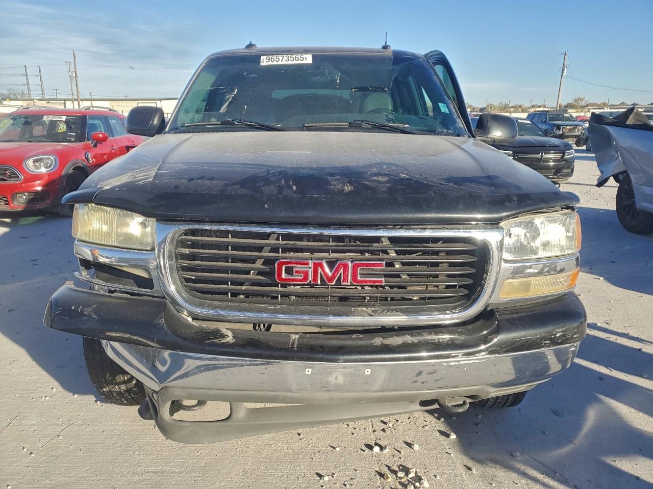 2003 GMC YUKON photo 5