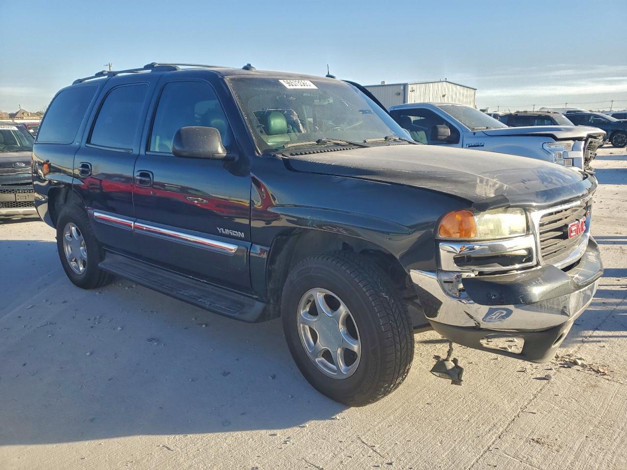 2003 GMC YUKON photo 4