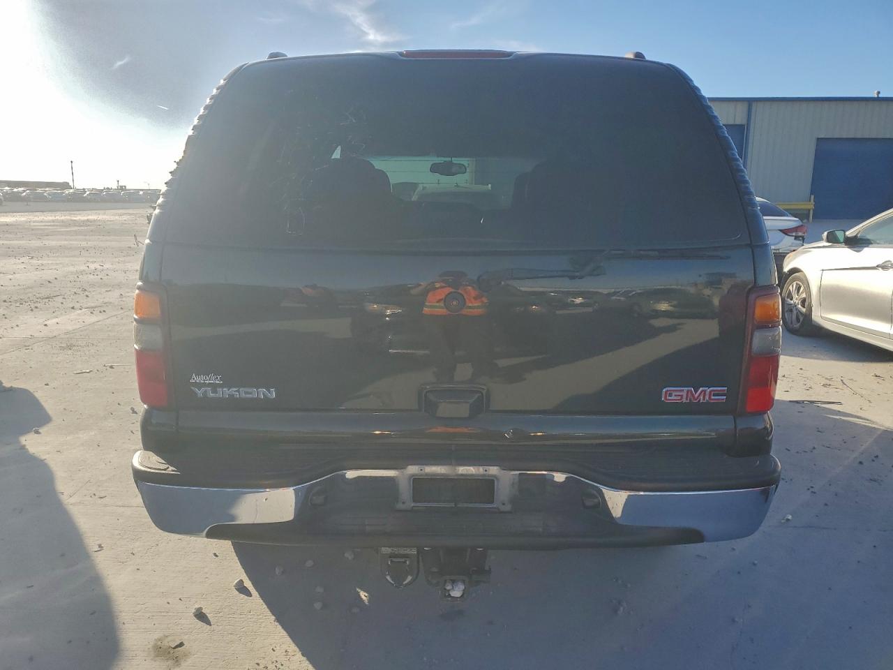 2003 GMC YUKON photo 6