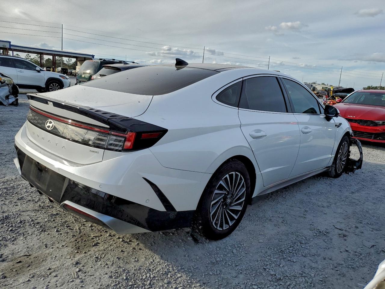 2025 HYUNDAI SONATA HYBRID photo 3