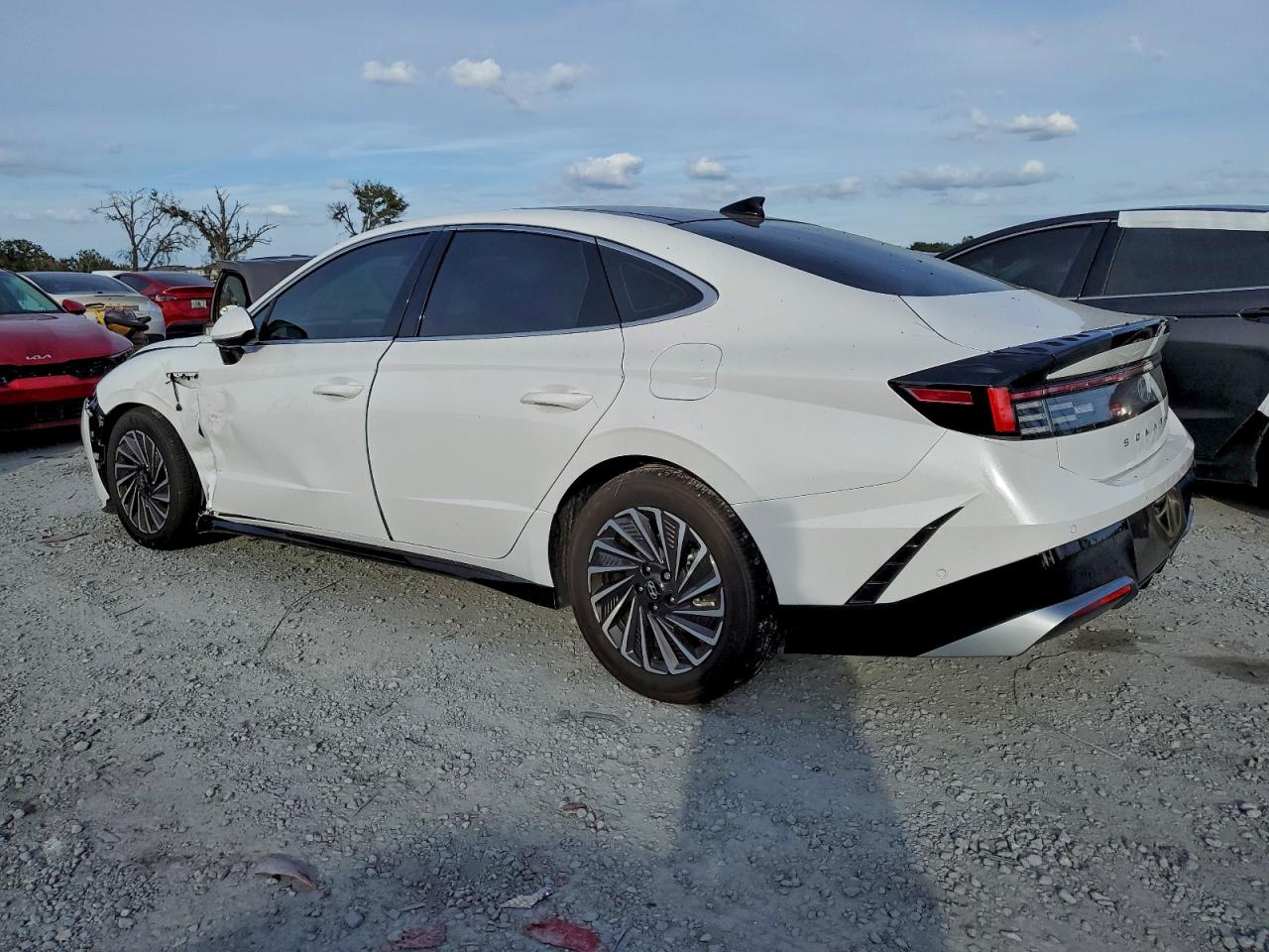 2025 HYUNDAI SONATA HYBRID photo 2