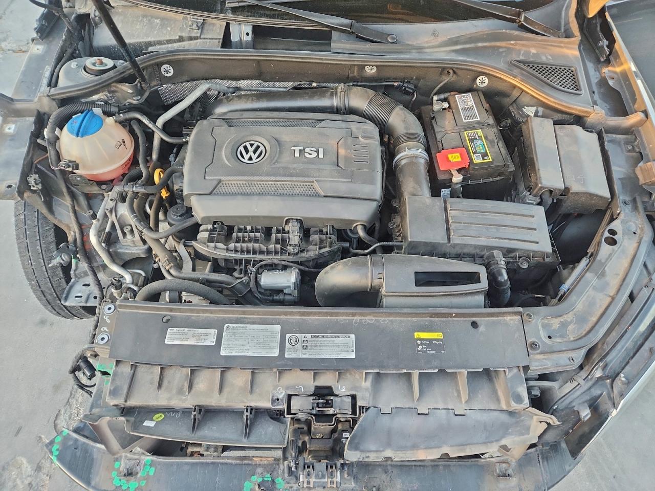 2017 VOLKSWAGEN PASSAT R-LINE photo 11