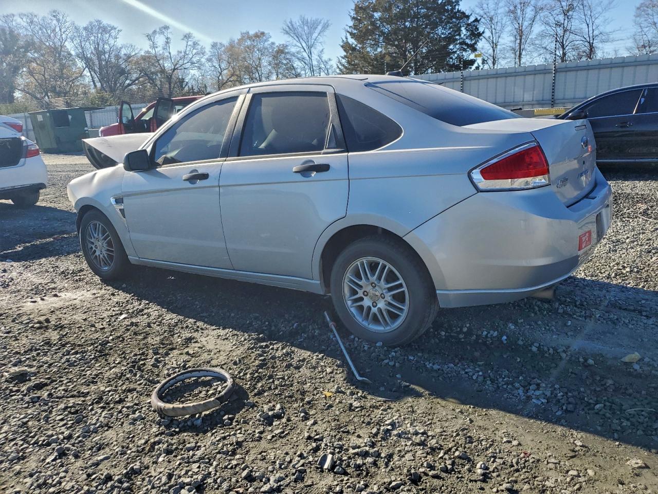 2008 FORD FOCUS SE photo 2