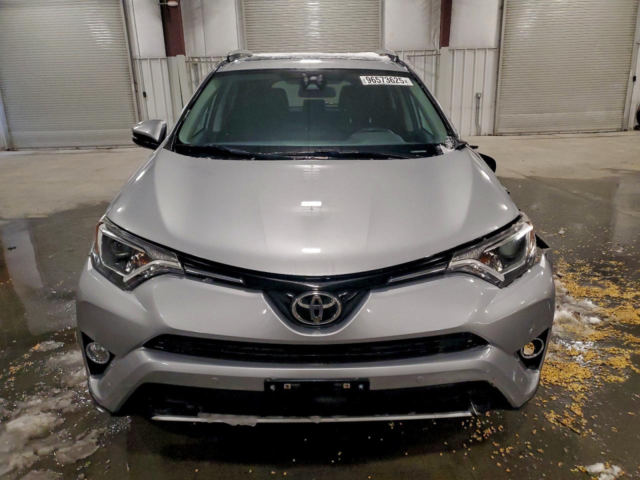 2016 TOYOTA RAV4 XLE photo 5