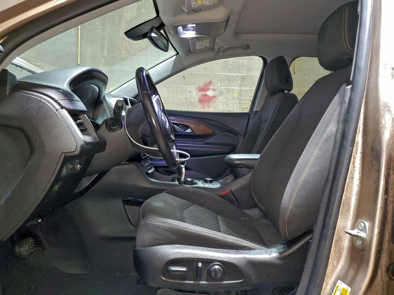 2018 GMC TERRAIN SLE photo 7