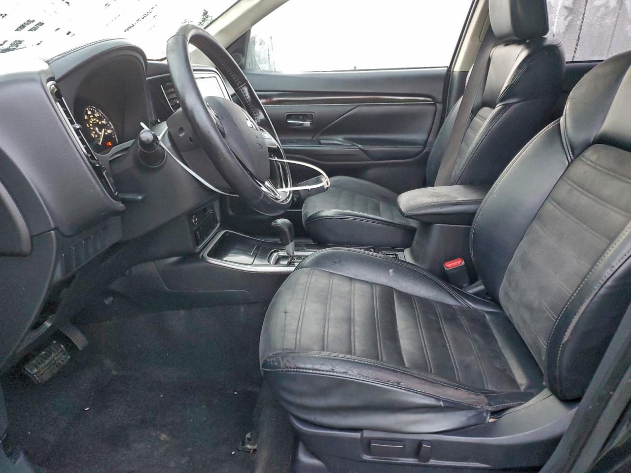 2019 MITSUBISHI OUTLANDER SE photo 7