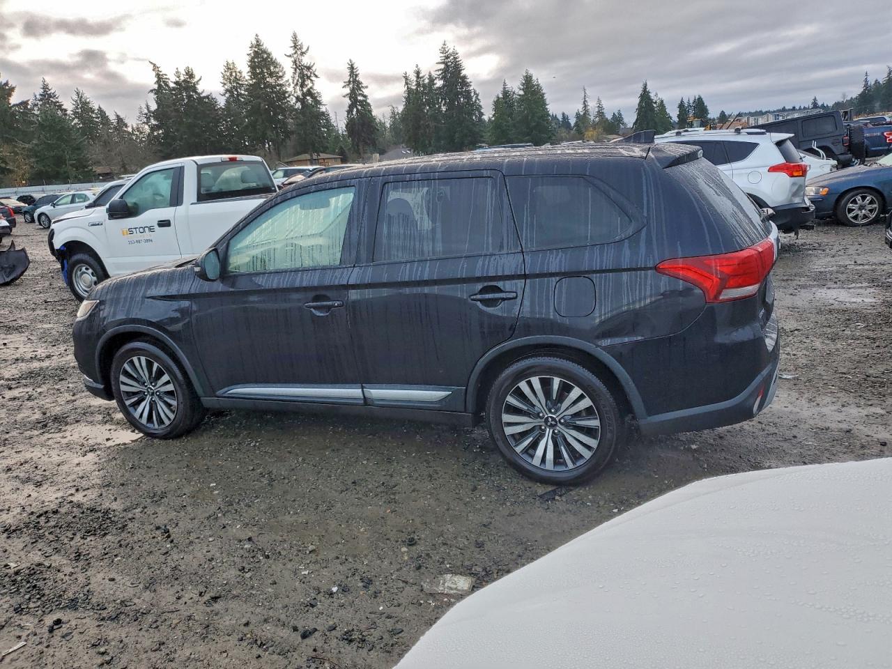 2019 MITSUBISHI OUTLANDER SE photo 2