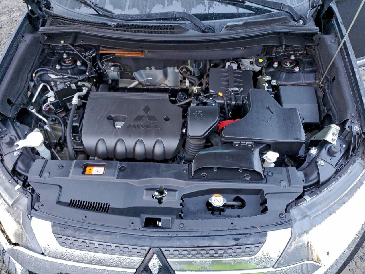 2019 MITSUBISHI OUTLANDER SE photo 12