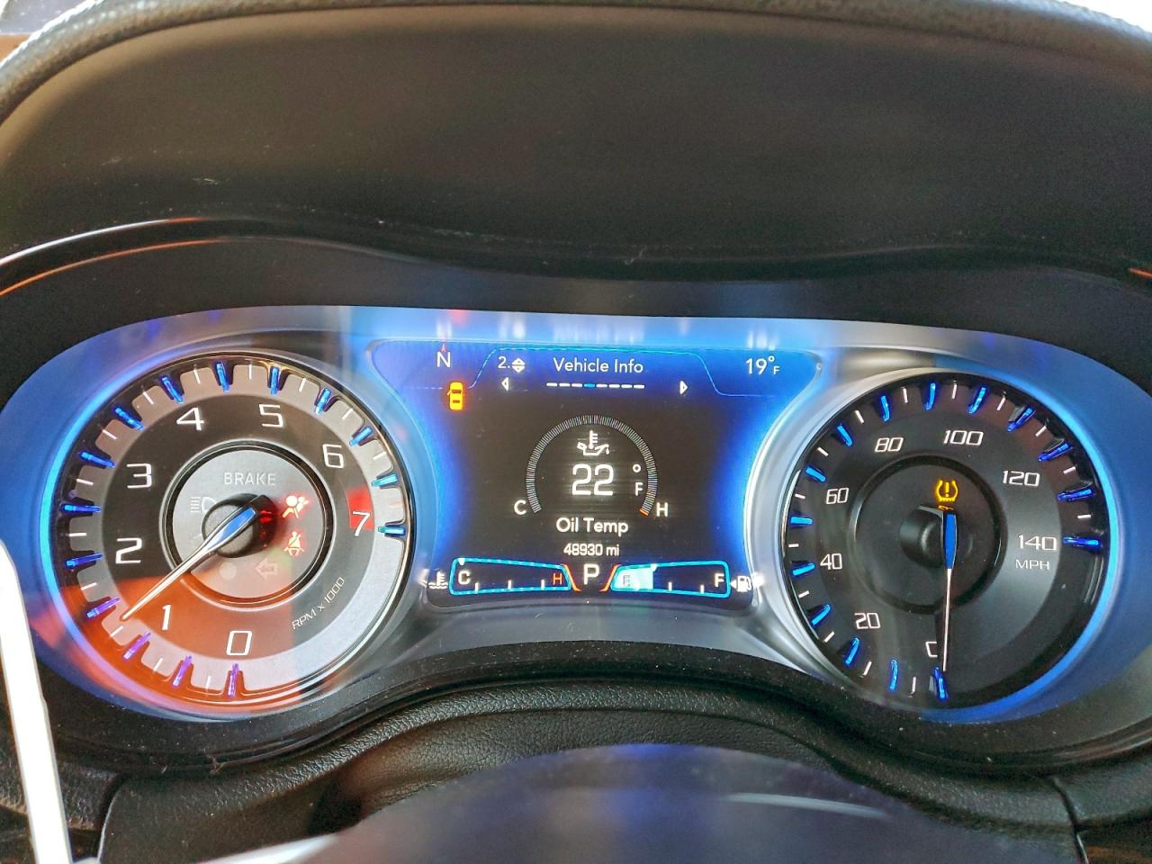 2019 CHRYSLER 300 S photo 9