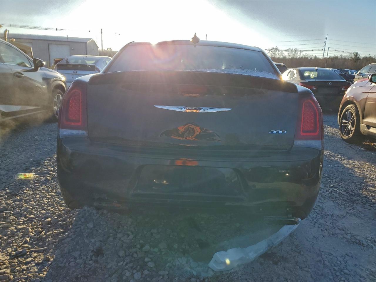 2019 CHRYSLER 300 S photo 6