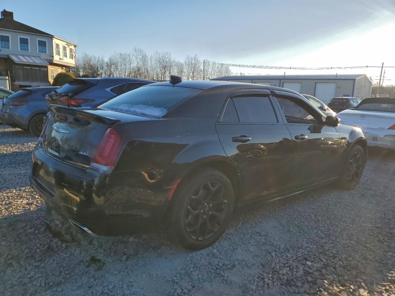 2019 CHRYSLER 300 S photo 3
