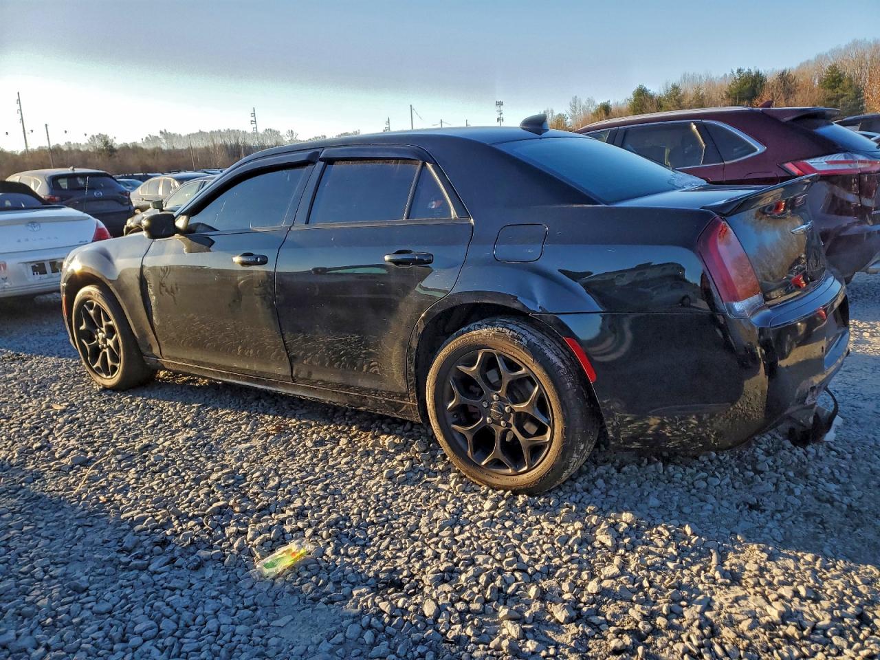 2019 CHRYSLER 300 S photo 2