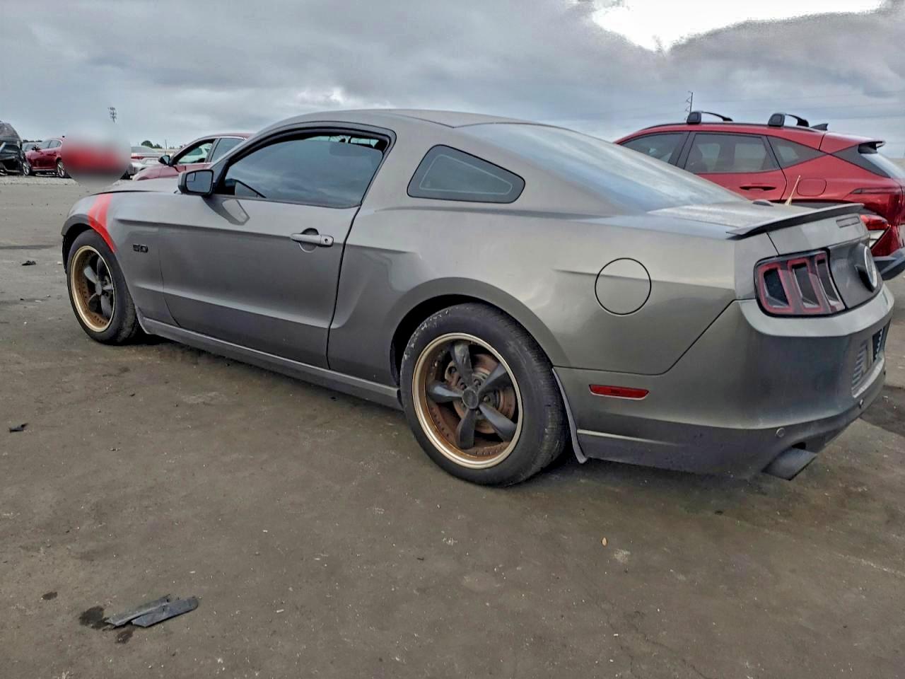 2013 FORD MUSTANG GT photo 2
