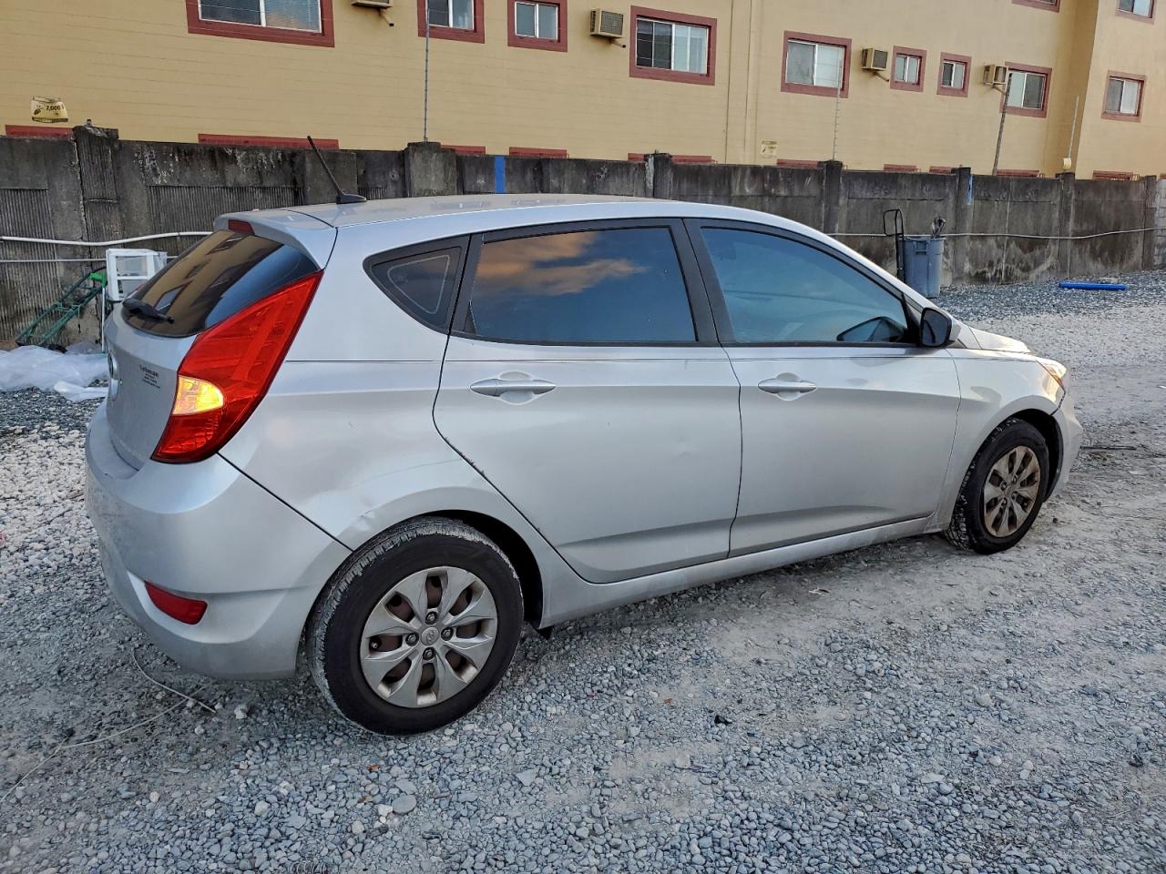 2016 HYUNDAI ACCENT SE photo 3